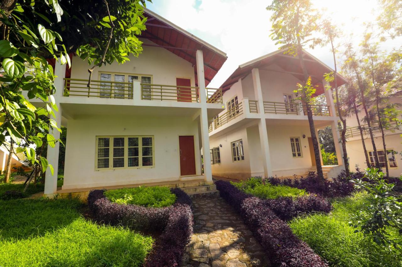 The Blossom Resort - Chikmagalūr Exteriör bild